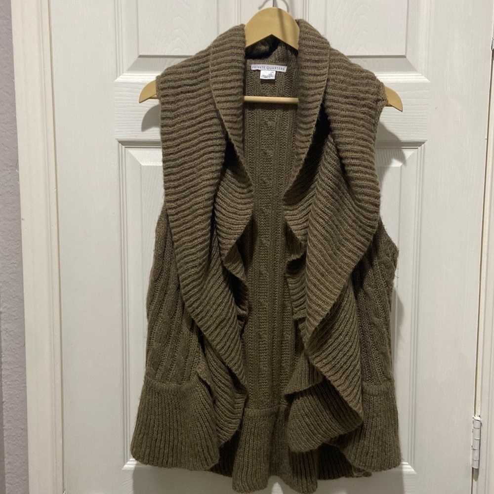 Private quarters Sleeveless brown cardigan